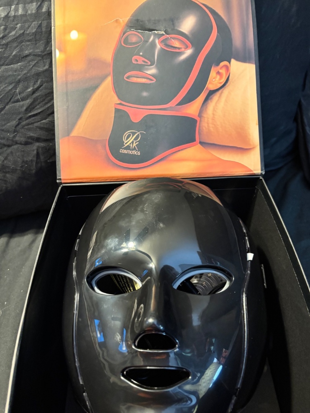 LED face mask - Picture 2 of 2